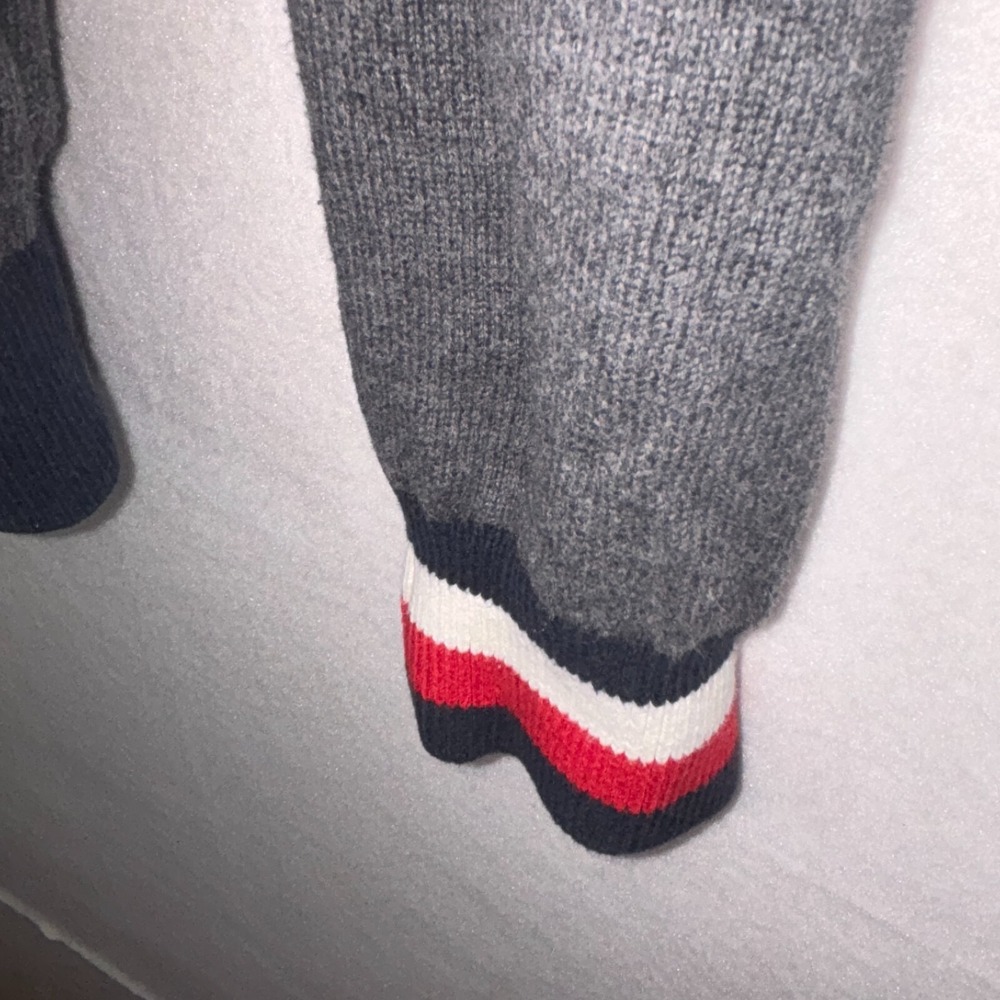 Women's Y2K Tommy Hilfiger Sweater Classic Logo Chenille sz Large - Picture 4 of 6